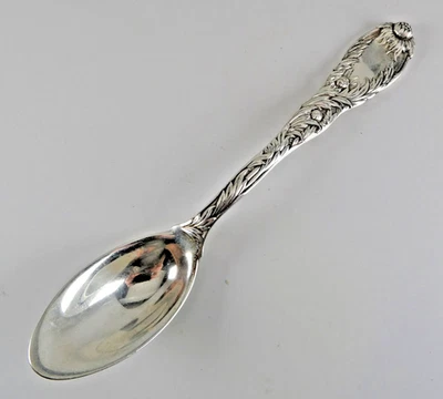 Antigua cuchara de plata esterlina 1880 TIFFANY & CO CRISANTEMO ¿Mermelada? ¿Cítricos? 5,75" Foto 1 de 4