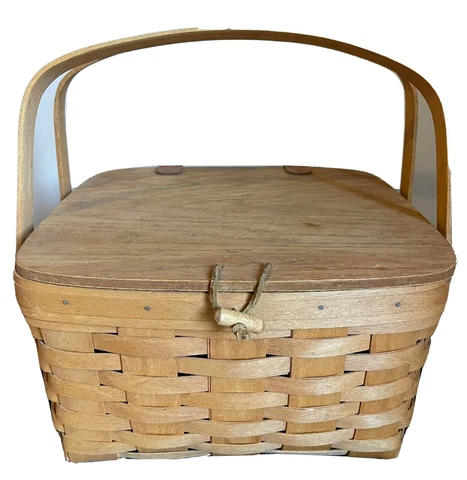 1999 Longaberger Pie / Picnic Basket With Riser-12.5" x 13.5" x 6.5" Cover