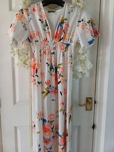Pretty White Floral Shirred Waist Plunge Maxi Dress 👗8 10 12 ? Holiday Beach - Picture 1 of 10