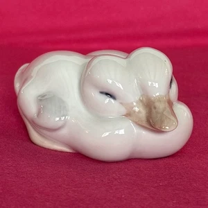 Royal Copenhagen Denmark Pair Two White Ducklings Porcelain Figurine #516 - Picture 1 of 6