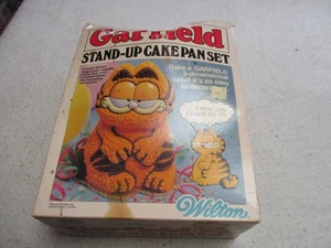 WILTON GARFIELD STAND-UP CAKE PAN SET COMPLETE IN BOX VINTAGE 1978 - Picture 1 of 2