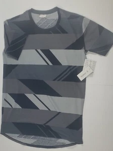 LuLaRoe Hudson T Shirt Black / Gray Pattern Size S NWT - Picture 1 of 3