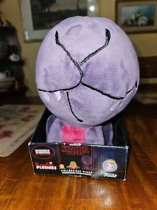 Stranger Things Peluche Funko Dart Nesting Doll 3 in 1 Evoluzione di Demogorgone NUOVO - Foto 1 di 9