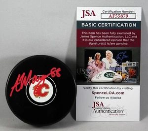 ANDREW MANGIAPANE FIRMADO CALGARY FLAMES Puck NHL ESTRELLA AUTOGRAFIADO + CERTIFICADO DE AUTENTICIDAD JSA - Imagen 1 de 2