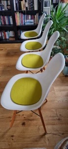 Stuhl, Vitra Eames Plastic Chair, mit Esche-Holzgestell, original, top Zustand, - Bild 1 von 7