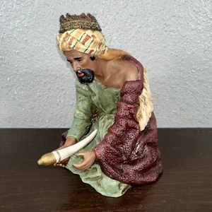 Belén de Navidad Grandeur Noel O’Well Kneeling Wiseman de colección repuesto - Imagen 1 de 5