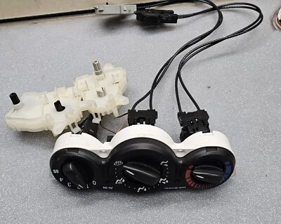 🔥00-07 Ford Focus Dash A/C Heater Climate Control Temperature W/Cables Actuator - Image 1 of 4