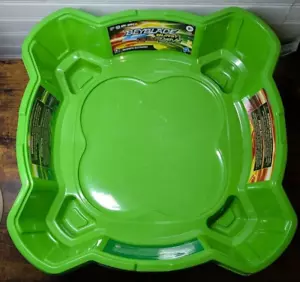 Beyblade Burst QuadDrive Beystadium - Green Battle Game Stadium Beystadium - Foto 1 di 5
