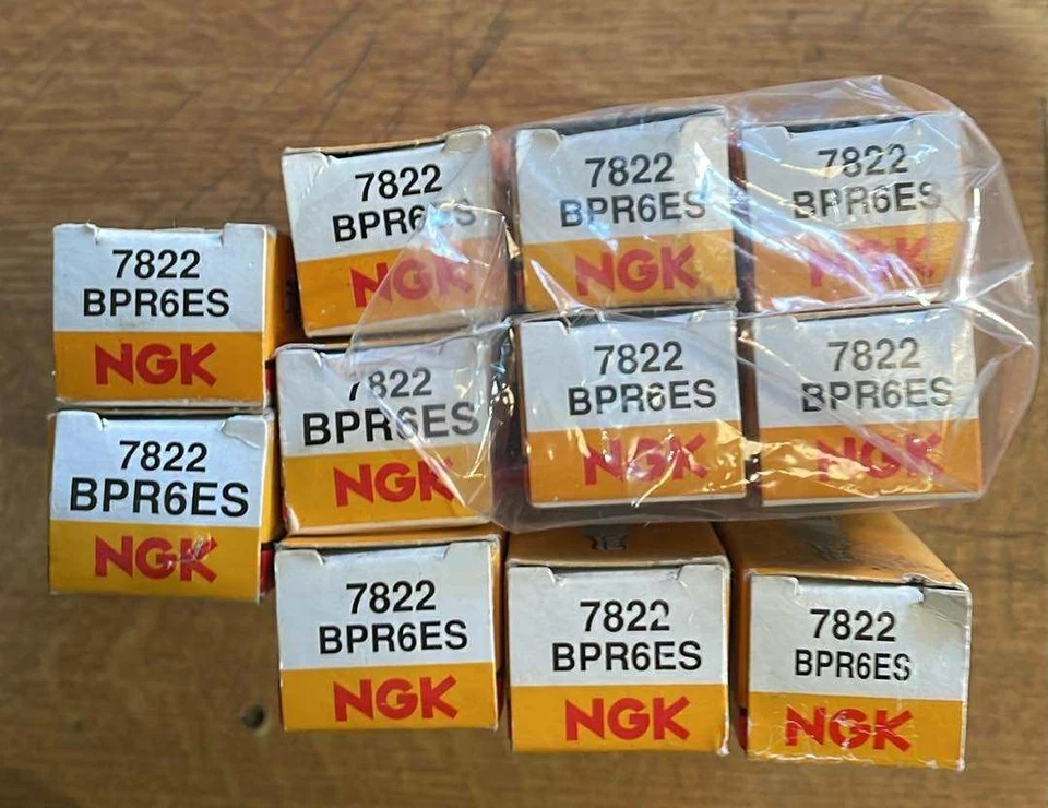 NGK BPR6ES Spark Plug Pack of 11 Yacht Boat Engine Marine - Image 1 of 1