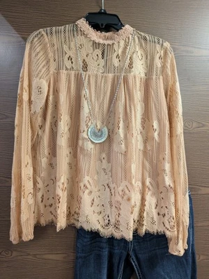 Blusa ligera manga larga encaje melocotón talla M XHILARATION INVPV4032 Foto 1 de 3