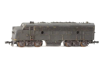 (N SCALE/LIFE LIKE)-   UNDECORATED EMD F7 DIESEL LOCOMOTIVE - Image 1 of 4
