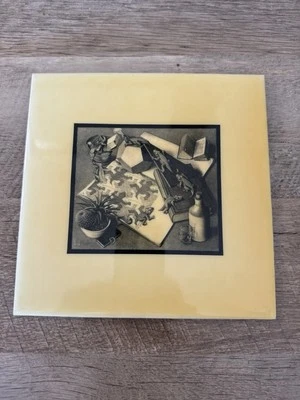 M.C. Arte de pared decorativo caprichoso azulejo de cerámica "Reptiles" Escher 7,75" Foto 1 de 4