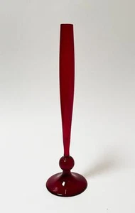 VINTAGE WHITEFRIARS RUBY RED GLASS TEARDROP STEM VASE #9485 MID CENTURY BRITISH - Picture 1 of 4