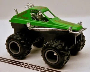 Motormax (Zee) Crunch Buggy Monster Truck 4x4 verde arena dune escala 1/64 - Imagen 1 de 2