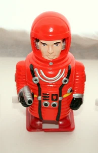 Retro Robot Spaceman Ray Gun Astronaut Wind-Up Walking Figure Comet Toys New NOS - Picture 1 of 4