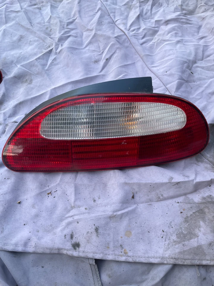 2003-2009 MG TF LUZ DE FREIO TRASEIRA LATERAL DO MOTORISTA COMPLETA SEM DANOS - Imagem 1 de 1