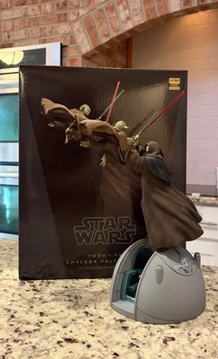 Iron Studios 1/10 Star Wars Emperor Palpatine vs Yoda limited Exclusive - MINT - Image 1 of 4