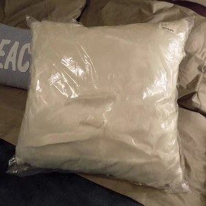 Isaac Mizrahi NY Faux Fur Decorative Pillow 20x20 Feather Filled White Soft NEW - Picture 1 of 9