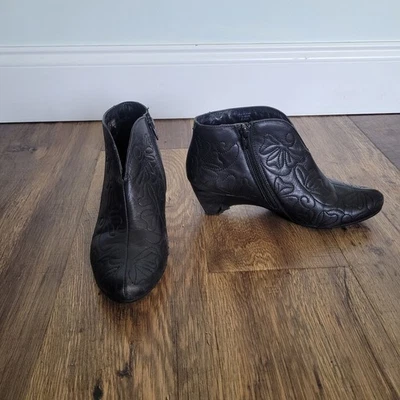 Pikolinos Black Leather Embroidered Ankle Booties Size 37(Women 6.5/7) - Image 1 of 4