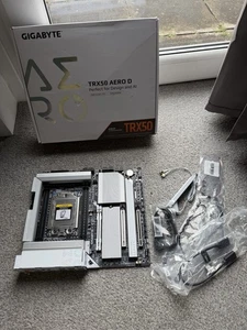 Gigabyte TRX50 AERO D Support AMD Ryzen Threadripper PRO 7000 cpu 7960x/7970x - Picture 1 of 7