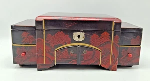 1940'S JAPANESE MUSICAL JEWELLERY BOX. RED LACQUER DESIGN. (MISSING INNER TRAY) - Picture 1 of 21