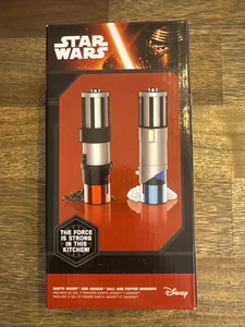 Neu im Karton Star Wars Lichtschwert elektrische Salz- und Pfeffermühle Mühle (2er Set) - Bild 1 von 4
