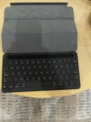 Teclado inteligente Apple (A1829) Foto 1 de 4