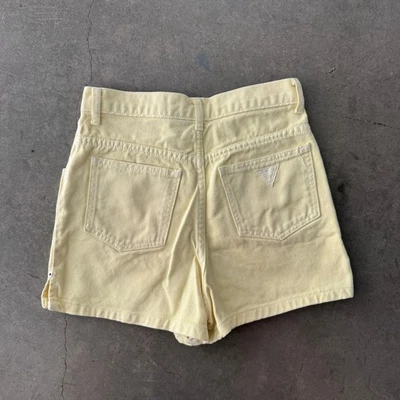 Mini Pantalones Cortos Vintage Y2K Años 90 Guess EE. UU. Cintura Alta Amarillo Pálido 26 Foto 1 de 4
