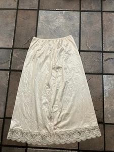 maidenform half slip vintage size M - Picture 1 of 4