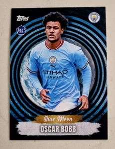 Topps Manchester City Team-Set 2022-2023 Oscar Bobb Blue Moon Rookie Card RC - Picture 1 of 3