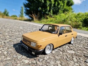 1:18 Wartburg 353 Tiefer Tuning mit 15 Zoll Volvo Chrom Echt Alu Felgen - Picture 1 of 4