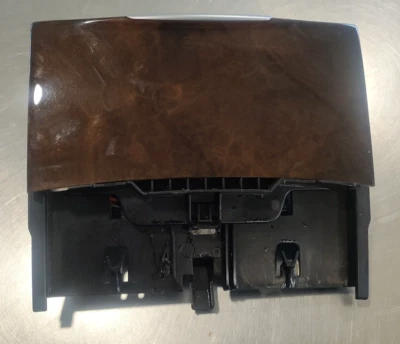 Mercedes-Benz CLS550 2012-2018 cenicero compartimento de almacenamiento OEM. Foto 1 de 4