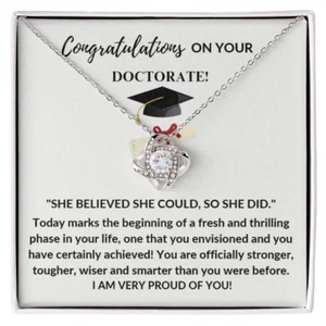 COLLAR PERSONALIZADO FELICITACIONES POR TU DOCTORADO NUDO DE AMOR REGALO - Imagen 1 de 10