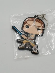Star Wars Rey Skywalker Force Awakens Funko Smugglers Bounty Rubber Keychain - Imagen 1 de 2