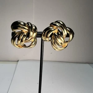 Vintage Givenchy Gold Tone Knotted Clip On Earring 25.25g x 1” - Picture 1 of 8