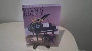 Alfred's Basic Adult Piano Course Lesson Book, Bk 1 : Book and CD by Willard... - Imagen 1 de 2