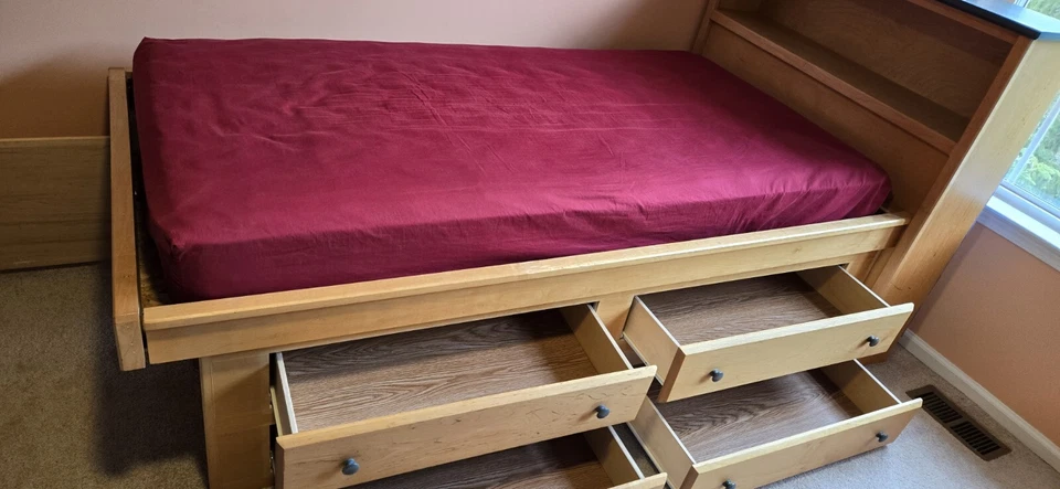  Cama de almacenamiento de 4 cajones con plataforma doble Foto 1 de 4