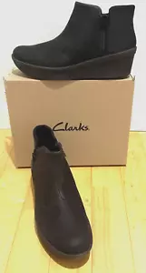 Women New Clarks Black Side-Zip Wedge Ankle Shoes Size 9.5 M($120) - Picture 1 of 6
