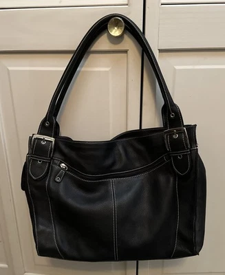 Bolso de Hombro Sophia Caperelli Cuero Guijarro Negro Bolsillo Forrado.    PB Foto 1 de 4