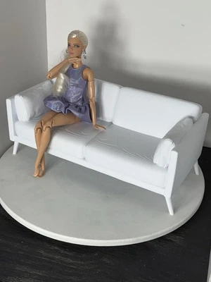 Диван мебель масштаб 1/6 для кукольного домика 3D PLA напечатано для декора.Без куклы✨ - Изображение 1 из 4