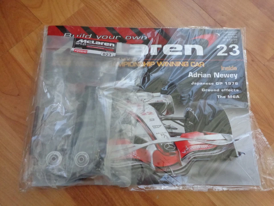 ISSUE 23 DEAGOSTINI 1/8 BUILD YOUR OWN MCLAREN MP4/23 LEWIS HAMILTON 2008 F1 CAR - Image 1 of 1