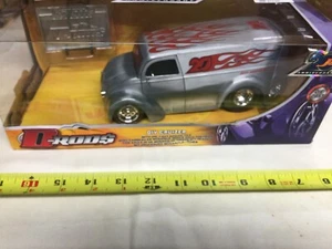 Jada Toys 20th Anniversary D Rods DIV Cruiser 1:24 Die Cast Fahrzeug Neu Retired - Bild 1 von 3