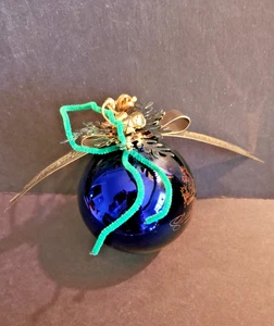 Dept 56 CHARLES DICKENS HERITAGE 3" Ball Christmas Ornament  - New in Box - Picture 1 of 2