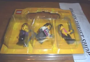 LEGO Exclusive Set #852766 LEGO Store Grand Opening Limited Edition Mini Figure - Picture 1 of 1