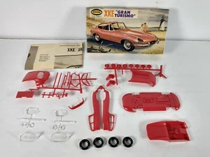 1963 Aurora XKE Gran Turismo 1:32 Model Kit # 533-70 ~ Parts Lot - Picture 1 of 11