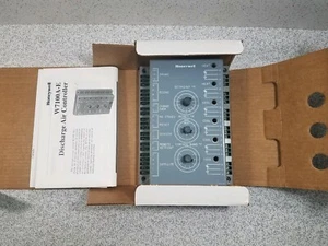 Honeywell W7100c1018 Discharge Control - Picture 1 of 3