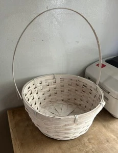 Small/Medium Wicker Basket Easter Basket Gift Basket Whitewashed Bamboo - Picture 1 of 9