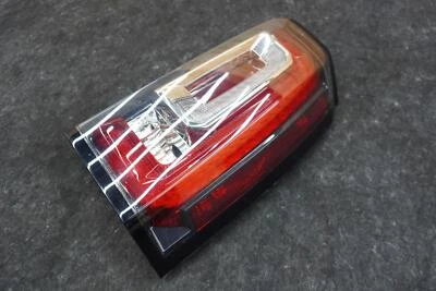 Luz de freno trasera derecha LED 84536243 OEM GMC Yukon 2015-2020 Foto 1 de 4