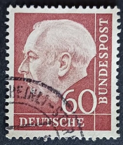 1954 Alemania primer presidente Theodor Heuss DE 715 marrón rojo 60 estampilla de franqueo usada - Imagen 1 de 1