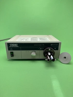 Fuente de luz Karl Storz 20131520 Xenon Nova 175 con torreta 487UO MRG6653 Foto 1 de 4